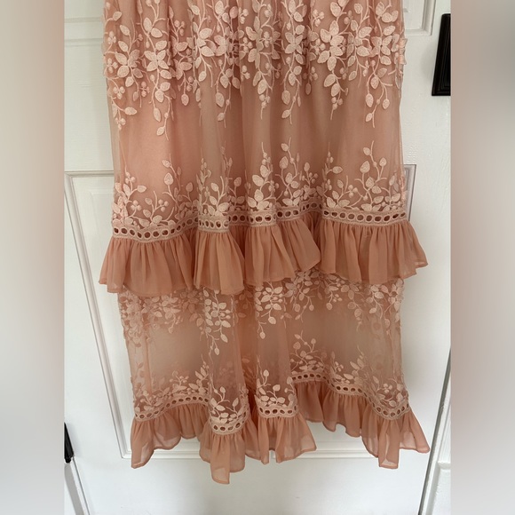 Aqua Women’s Dress in pale pink/blush with ruffles size small - Picture 4 of 5